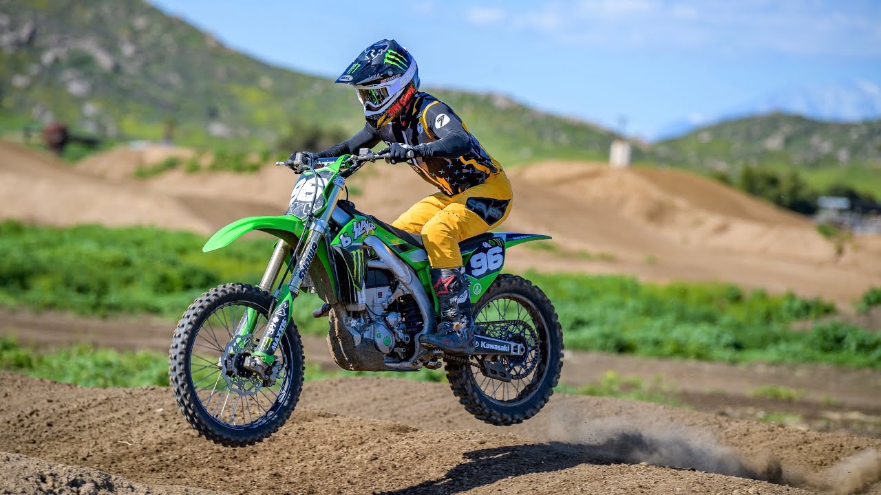 Day by Slay – AXELL HODGES