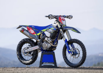 FIRST LOOK: 300 SEF Hamish MacDonald Replica