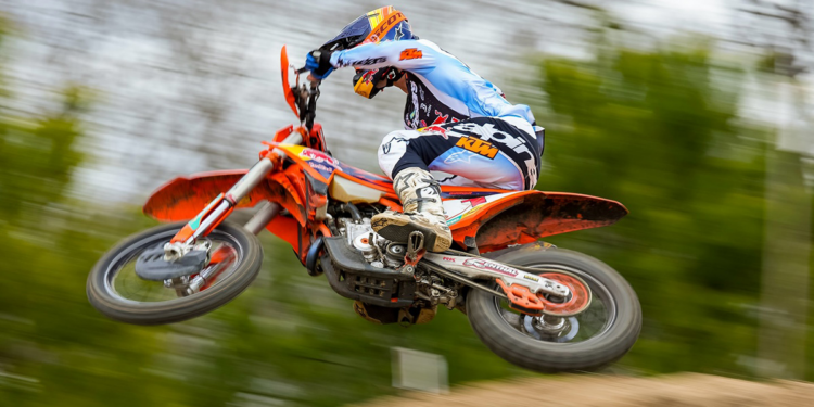 Liam Draper Makes History: A Major Break in the U.S. Sprint Enduro Series!