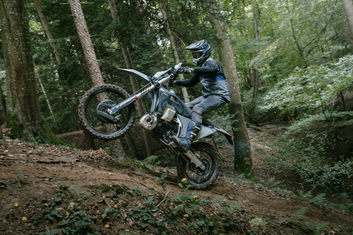 Husqvarna Unveils 2026 Pro Enduro Line-Up: TE 300 Pro & FE 350 Pro!